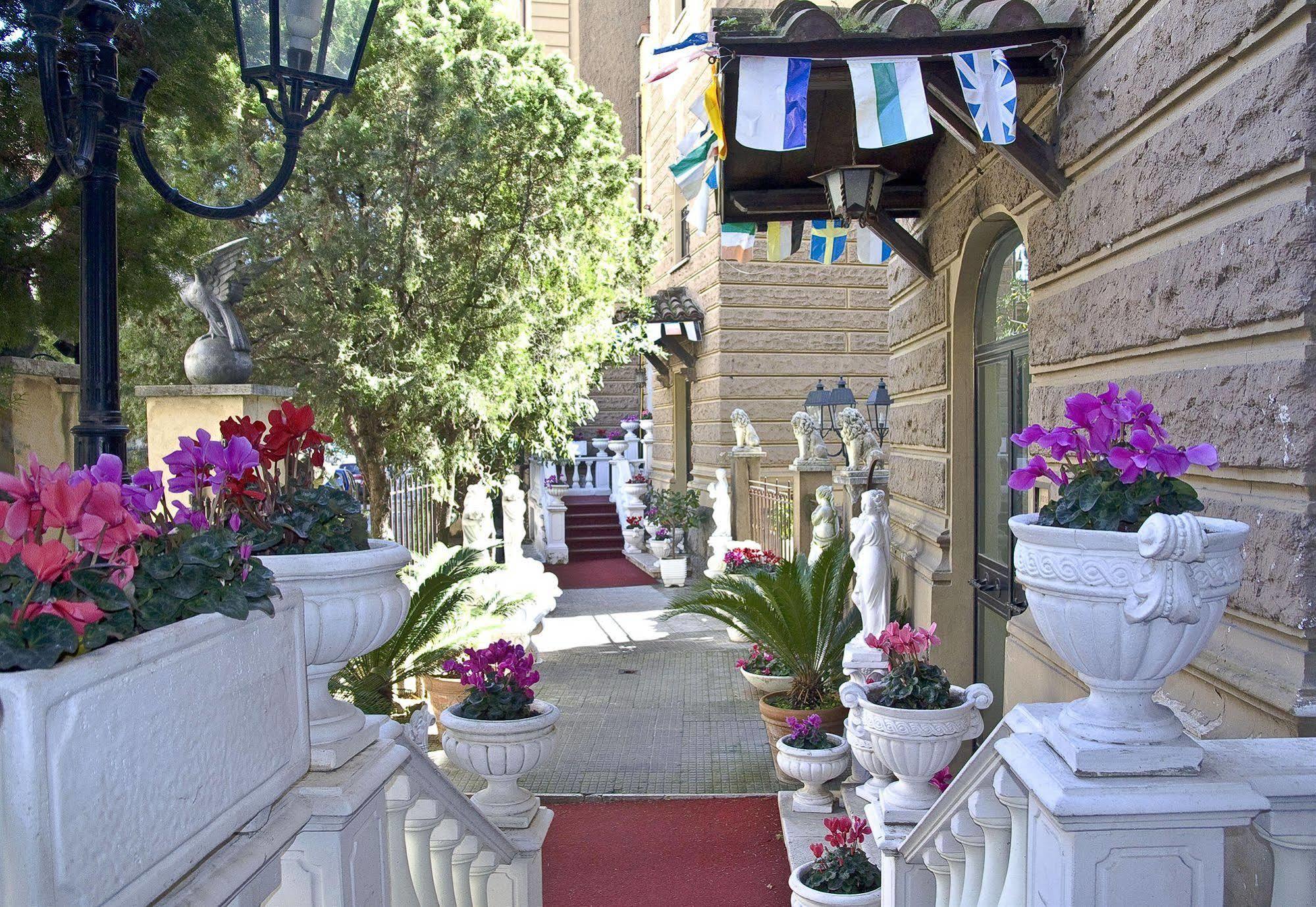 Hotel Daniela 3*