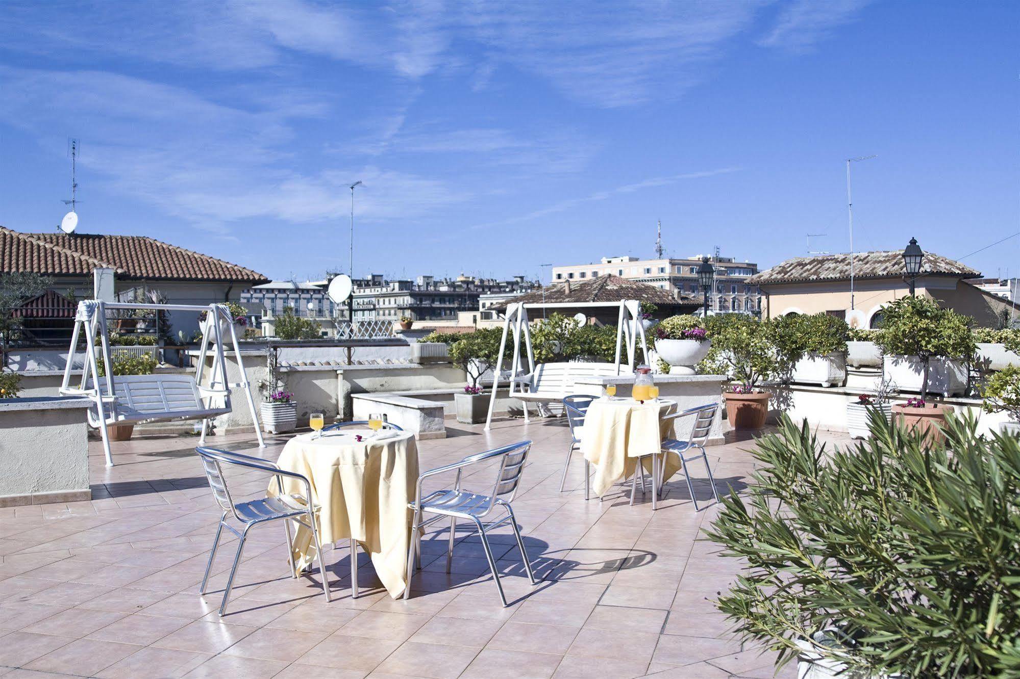 Daniela Hotel